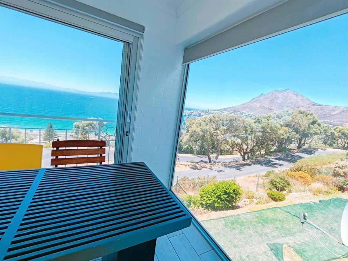 Bay Views Apartment Simon's Town Bagian luar foto